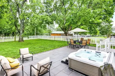 Image de Vineyard Retreat at George Vest Historical Home