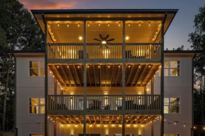 Image de Chatt Vistas-4bdr-2Units-ViewsofLookoutMtn-HotTub-Slps 12+