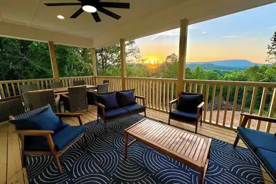 Image de Chatt Vistas-2bd2ba-Views of Lookout-Patio-5min2TN-Sleeps6+