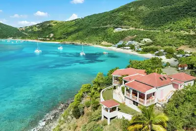Image de Sunset Villa East, stunning 2 br/2 ba overlooking White Bay on Jost Van Dyke