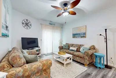 Image de 2 Bedroom condo, Dog friendly, Shared Pool and short walk to the beach