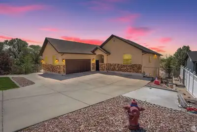 Image de Springville Welcome Home: spacious 5-bedroom house in delightful Springville