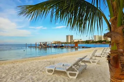 HotelZone frontbeach apartment 2 bedrooms 2 baths