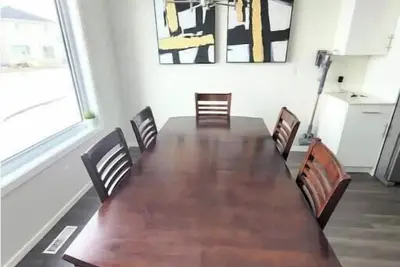 Image de Entire House: Luxury Brand New Home