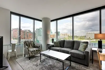 Image de Mins to Dulles Airport | 2br nr Reston Village Center