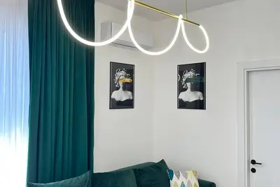 Image de Charming 2 apartments-2 rooms/ in central of Constanța, very close of the sea