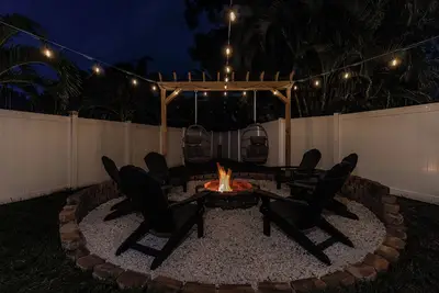 Cozy Cottage with heater & salt system pool. Ps5 no fee.