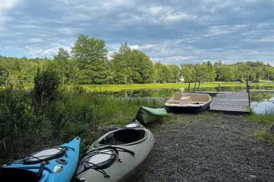 Image de Spacious Lakehouse in Resort Poconos Community