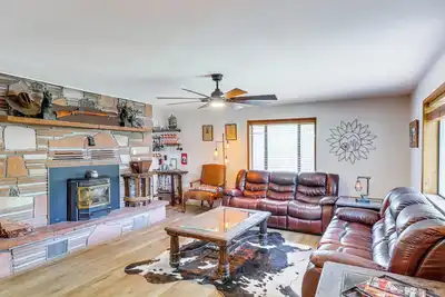 Image de Walk to Rainbow Lake: Cabin w/ Game Room & Yard