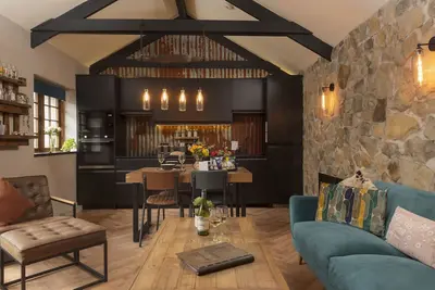 Image de Celebrating the unique, whilst being inspired by its traditional roots, this former farm dairy shed