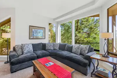 Image de Snowcap Escape at Mount Bachelor w/ Pool & Hot Tub