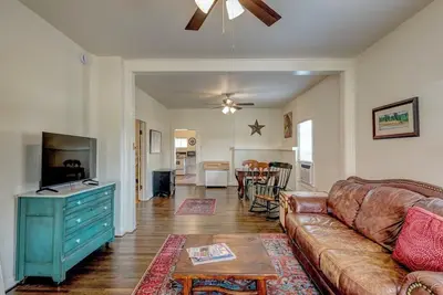 Image de Historic Sheridan Retreat – Cozy 2br Centrally Located