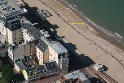 Image de Appartement familial 2chambres à 30 mètres de la plage et du Grand Hôtel