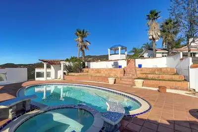 Image de Jamul's Jewel: 10acres, Hilltop, Heated*Salt Pool, Spa*, City & Mtn. Views, B-Ball Court*, Grill, Horseshoes