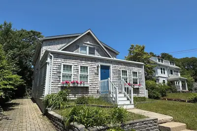 Image de Comfortable & spacious 3 bedroom house close to Craigville Beach
