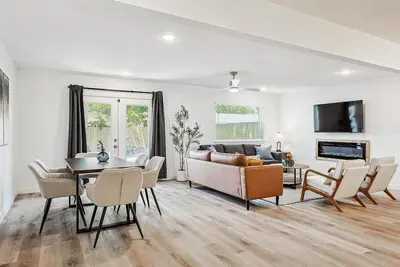 Image de 3-Bd - Fully Remodeled, Convenient & Spacious