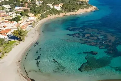 Image de Rustic house in front of the beach in Maladroxia