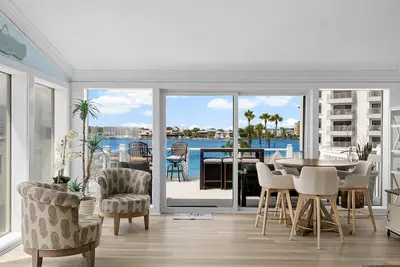 Image de Harbor View! Water Taxi To Restaurants! Newly Renovated! 5/3. 5  Sleeps  14! !