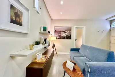 Image de Beautifully Designed Apartment By The Sea\n\n