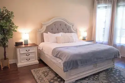 Image de 4-bedroom house in charming Frisco