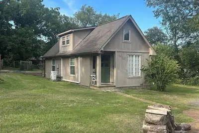 Image de Charming 2-bedroom cottage with WiFi and Ac in peaceful Madison