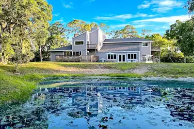 Image de Fox Ranch Estate on 2. 5 Acres in Jupiter, Game Room, Perfect for large groups
