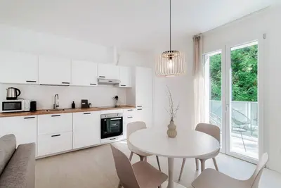 Image de Argegno : Elégant appartement de trois pièces avec balcon près du centre de Côme