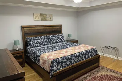 Image de Charming 2-bedroom 1 bath, Livingroom, full kitchen, WiFi & Ac in Alpharetta.