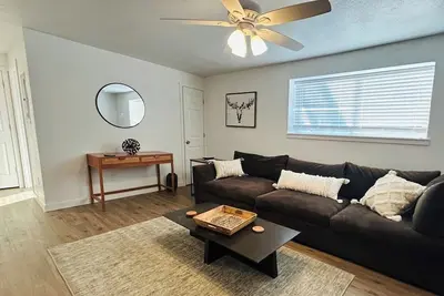 Image de Westerhaven | Western-Themed Garden Suite • Pet Friendly • 2 Queen Beds • Near I-84 • Nampa