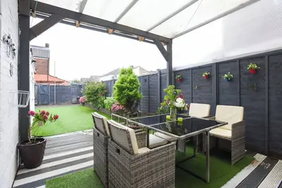 Image de New! Bloomfield Haven | 2 Br w/Garden