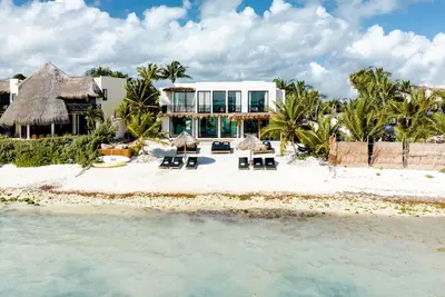Image de Private 5 bedroom Beachfront Villa in Tulum!