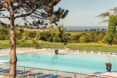 Image de T2 avec piscine sur la Corniche