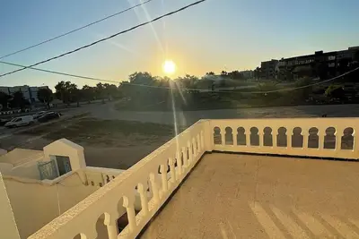 Image de Maison élégante S+2 près de la plage : un havre de paix.