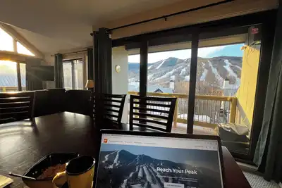 Image de Lincoln Unplugged, an Elevated Experience : Cozy Pad with Pools & Views.