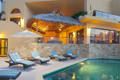 Image de Exquisite 6 bedrooms fully staffed in exclusive gated community / private beach