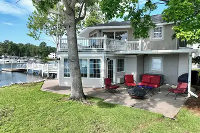 Image de One of a Kind, \"Gazebo\" Cottage on Beautiful Lake Murray, Sc.