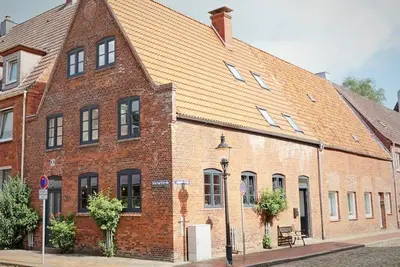 Image de Old pottery