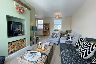 Image de Stunning 2br Apartment in Town Centre Location | Pass The Keys