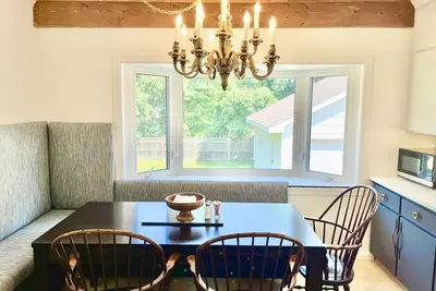 Image de A Rare In-Town Gem with Wifi and Central Air Conditioning