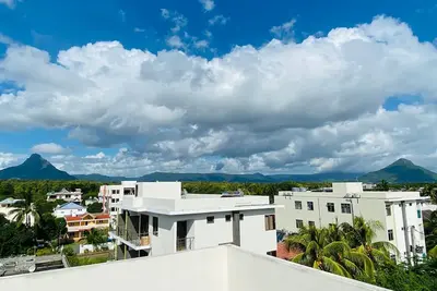 Image de Appartement Ă deux pas de la plage avec balcon vue montagne