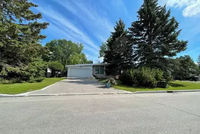 Image de A charming house-5 mins walk to UoM and Blue Bomber Stadium