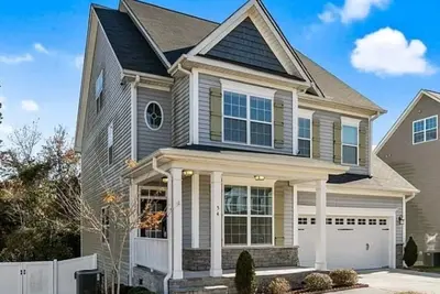 Image de Raleigh Suburb -  5-bedroom/ 3. 5-bathroom