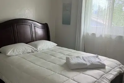 Image de Cozy 2-bedroom townhome in quiet neighborhood! No pets! New kitchen! Fresh painting