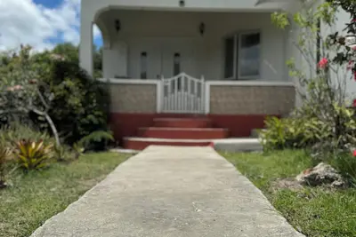 Image de Charming 1-bedroom house with WiFi and Ac in welcoming Saint John's