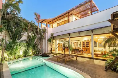 Image de New Stylish 4br \\ Rooftop Lounge \\ 12min To Beach