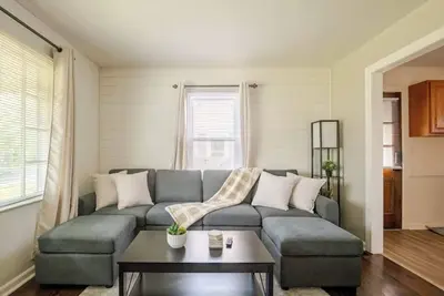 Image de Cozy Columbus Haven Home