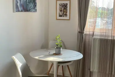 Image de Charming 1-bedroom apartment in welcoming Tecuci with WiFi, Ac