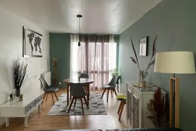 Image de Maison lumineuse et calme avec jardin clos