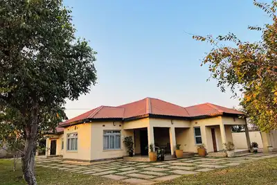 Image de Tranquil 3-bedroom house with WiFi in Lusaka, New Kasama and power backup