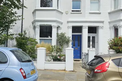 Image de Four bedroom  family house with patio garden, near Portobello Road, NottingHill.
